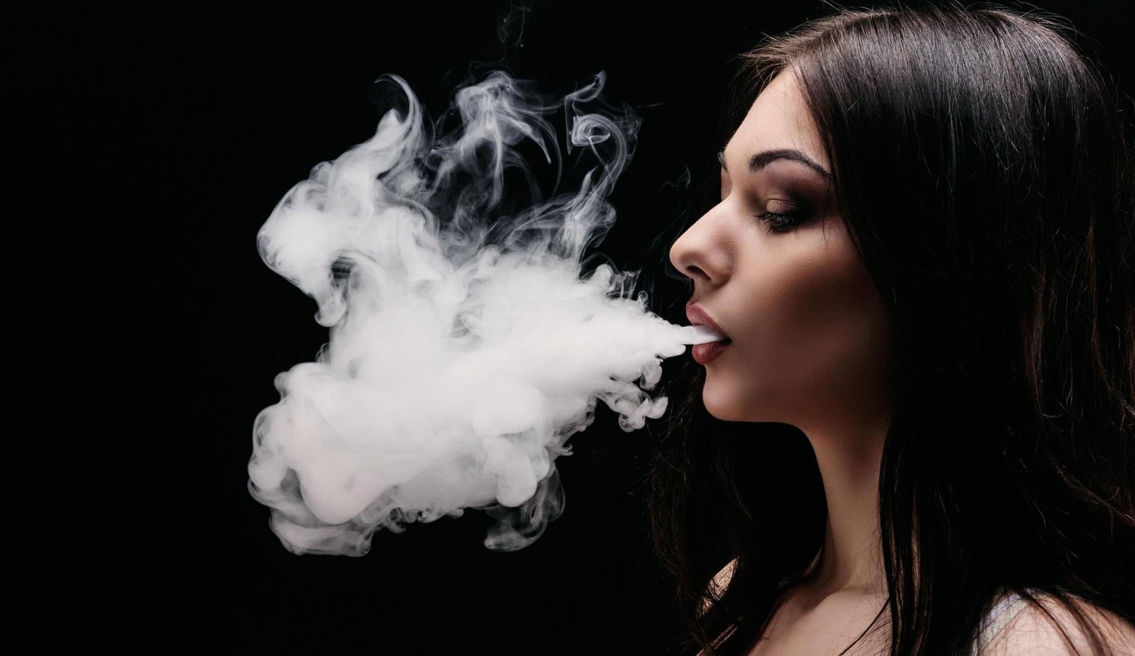 Heels and Hookahs – Eclusive and Custom Sexy Hookahs